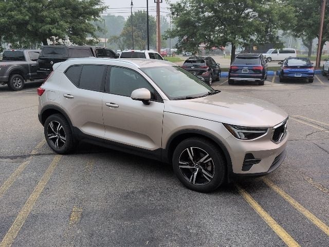 2023 Volvo XC40 B5 Core
