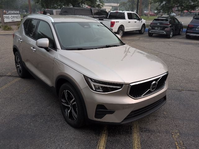 2023 Volvo XC40 B5 Core
