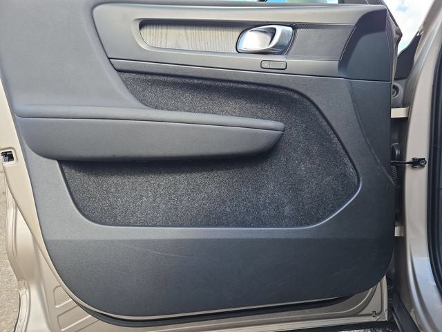 2023 Volvo XC40 B5 Core
