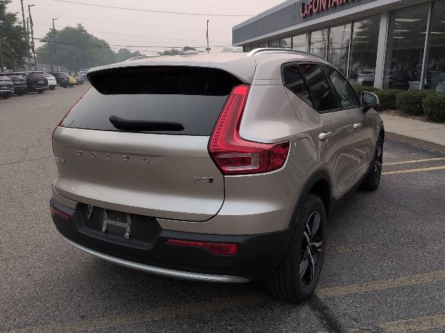 2023 Volvo XC40 B5 Core