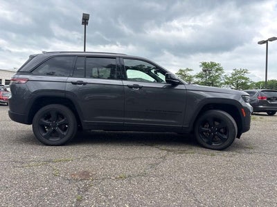 2022 Jeep Grand Cherokee Altitude