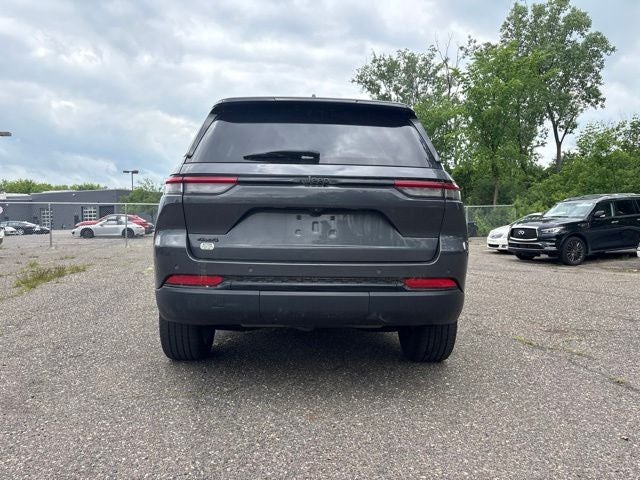 2022 Jeep Grand Cherokee Altitude