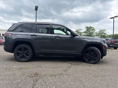 2022 Jeep Grand Cherokee Altitude