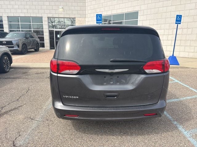 2023 Chrysler Voyager LX