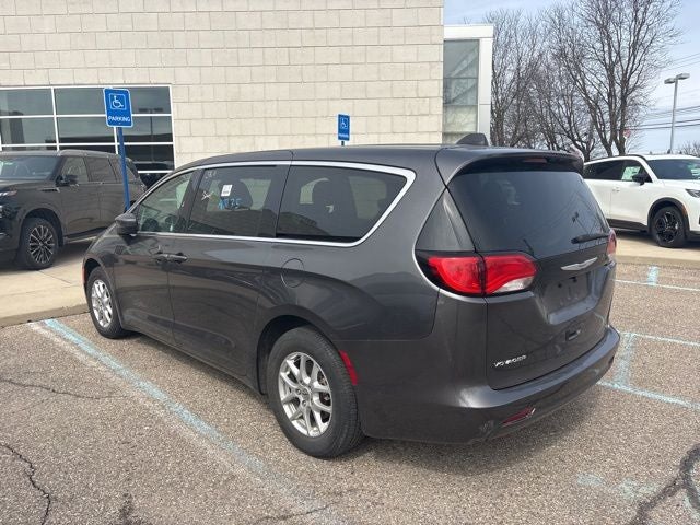 2023 Chrysler Voyager LX