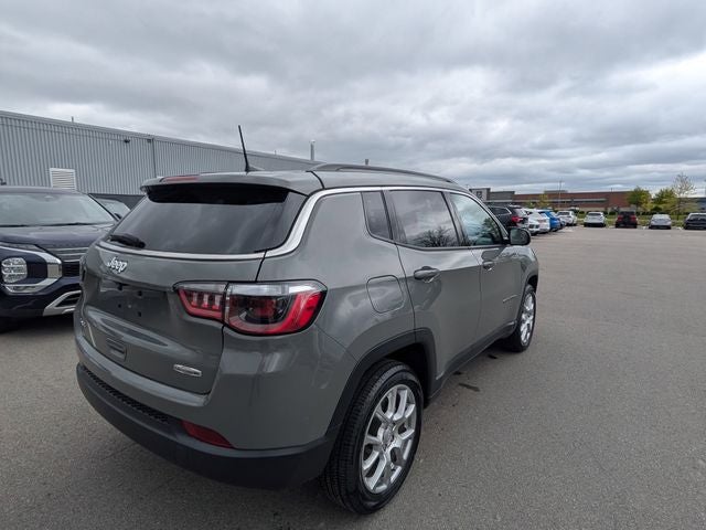 2023 Jeep Compass Latitude Lux