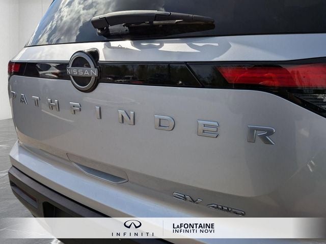 2024 Nissan Pathfinder SV