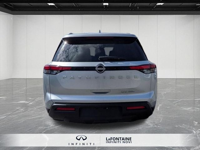 2024 Nissan Pathfinder SV