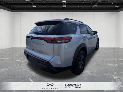 2024 Nissan Pathfinder SV