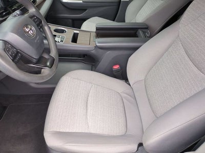 2022 Toyota Sienna LE 8 Passenger