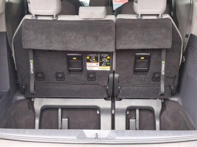 2022 Toyota Sienna LE 8 Passenger