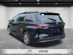 2022 Toyota Sienna LE 8 Passenger