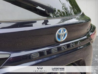 2022 Toyota Sienna LE 8 Passenger