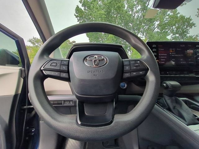 2022 Toyota Sienna LE 8 Passenger