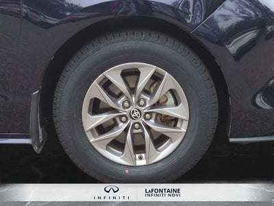 2022 Toyota Sienna LE 8 Passenger
