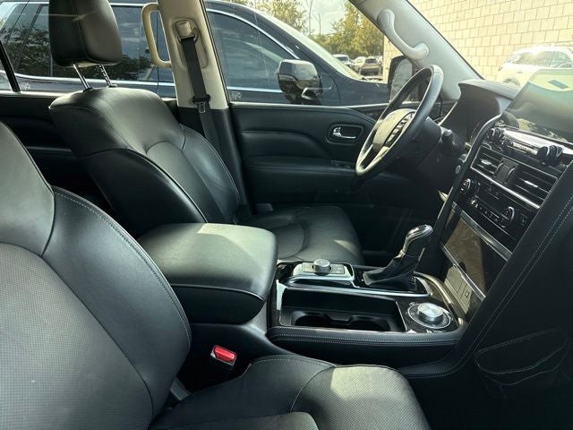 2024 INFINITI QX80 LUXE