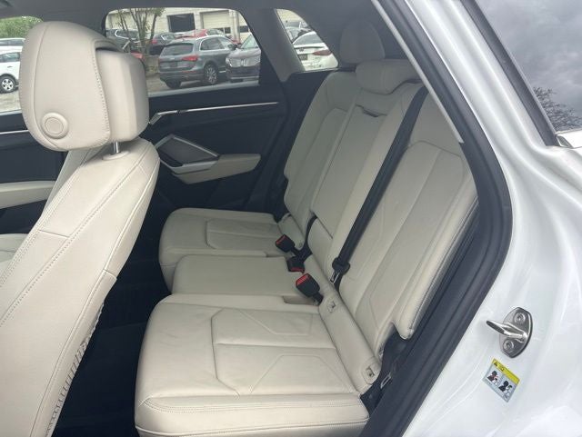 2023 Audi Q3 Premium quattro