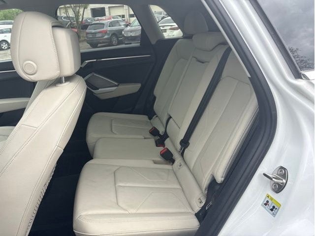 2023 Audi Q3 Premium quattro