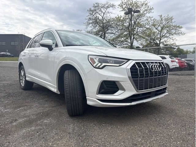 2023 Audi Q3 Premium quattro