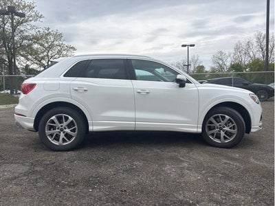 2023 Audi Q3 Premium quattro