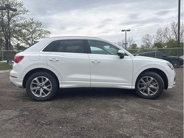 2023 Audi Q3 Premium quattro