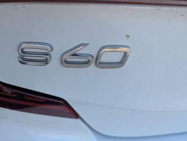 2023 Volvo S60 Recharge Plug-In Hybrid T8 Plus Dark Theme
