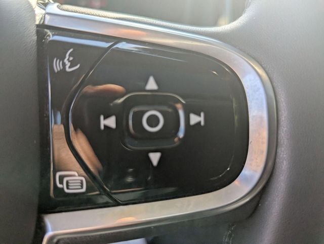 2023 Volvo S60 Recharge Plug-In Hybrid T8 Plus Dark Theme