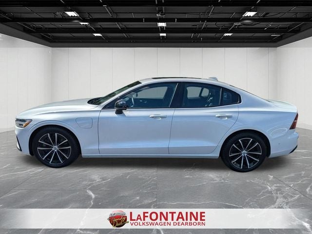 2023 Volvo S60 Recharge Plug-In Hybrid T8 Plus Dark Theme