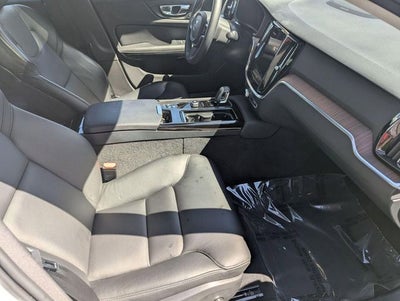 2023 Volvo S60 Recharge Plug-In Hybrid T8 Plus Dark Theme