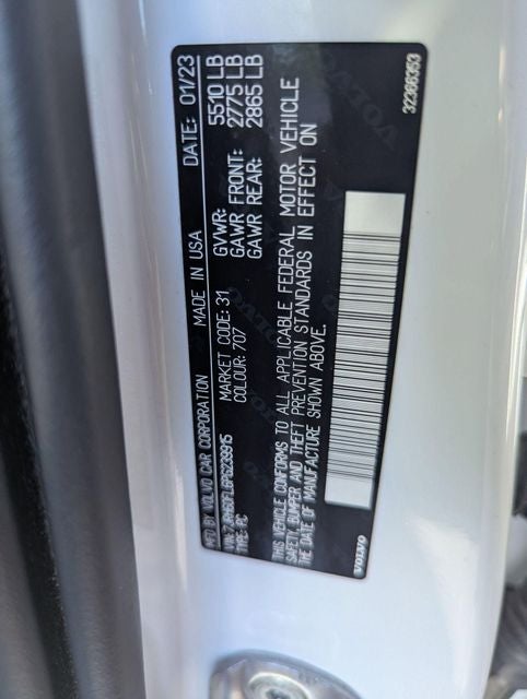 2023 Volvo S60 Recharge Plug-In Hybrid T8 Plus Dark Theme