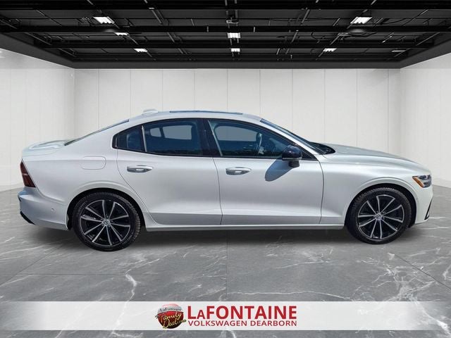 2023 Volvo S60 Recharge Plug-In Hybrid T8 Plus Dark Theme