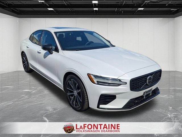 2023 Volvo S60 Recharge Plug-In Hybrid T8 Plus Dark Theme