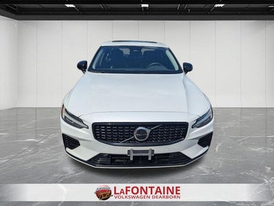 2023 Volvo S60 Recharge Plug-In Hybrid T8 Plus Dark Theme