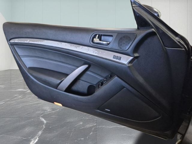 2011 INFINITI G37 X