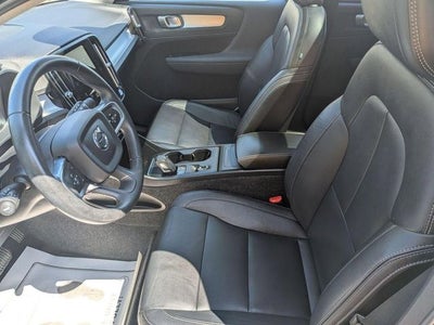 2021 Volvo XC40 Momentum