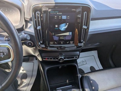 2021 Volvo XC40 Momentum