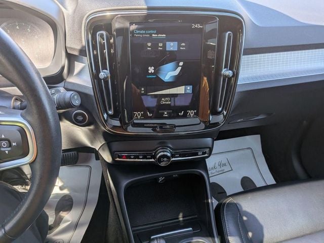 2021 Volvo XC40 Momentum