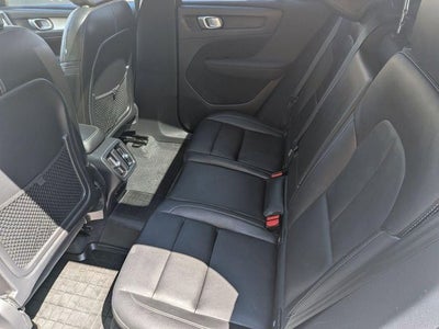 2021 Volvo XC40 Momentum