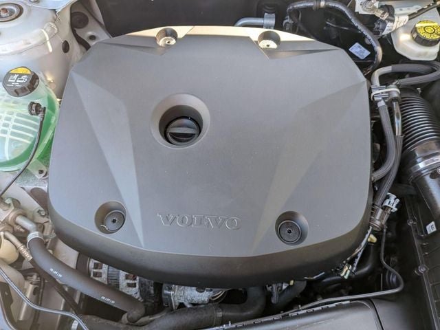 2021 Volvo XC40 Momentum