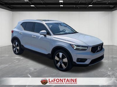 2021 Volvo XC40 Momentum