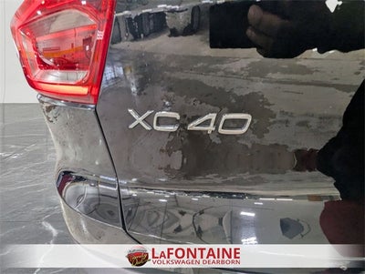 2019 Volvo XC40 Momentum