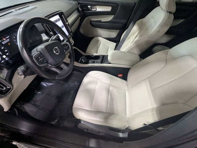 2019 Volvo XC40 Momentum