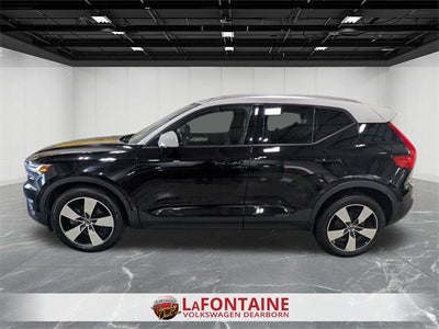 2019 Volvo XC40 Momentum