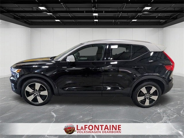 2019 Volvo XC40 Momentum