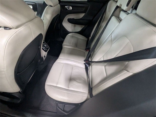 2019 Volvo XC40 Momentum