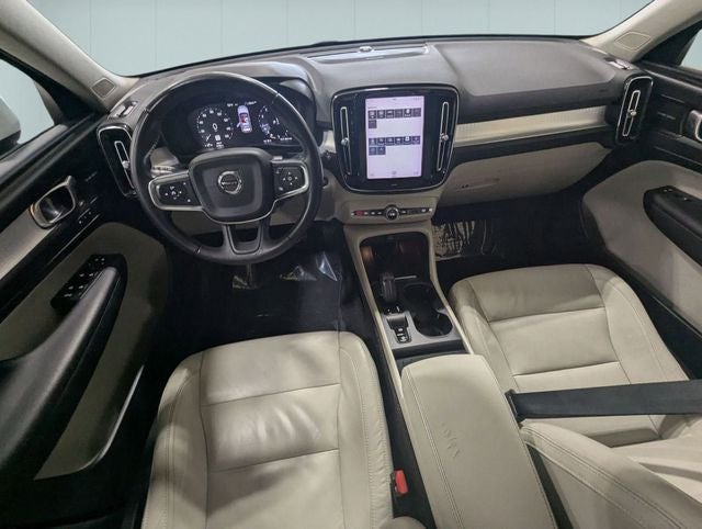 2019 Volvo XC40 Momentum