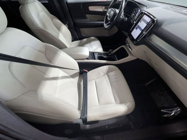 2019 Volvo XC40 Momentum