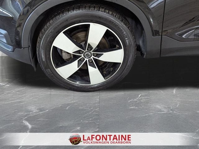 2019 Volvo XC40 Momentum