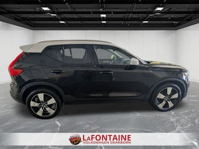 2019 Volvo XC40 Momentum