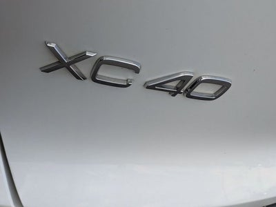 2024 Volvo XC40 B5 Plus Bright Theme